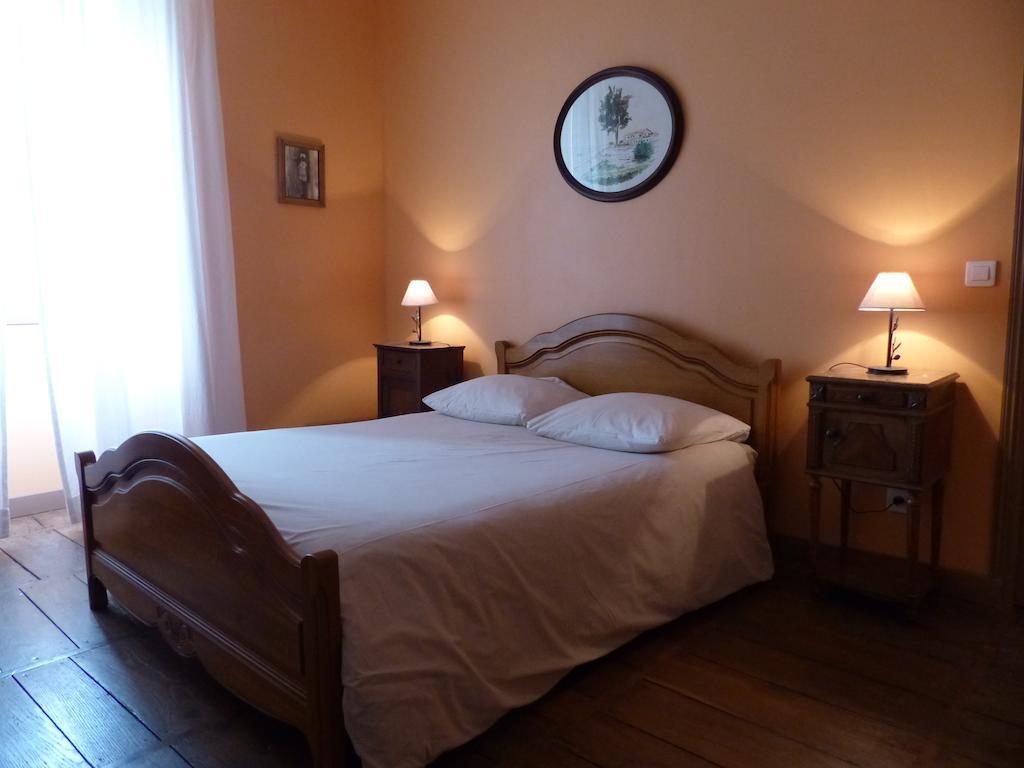 Le Domaine De Panissac Bed & Breakfast Berneuil  Cameră foto